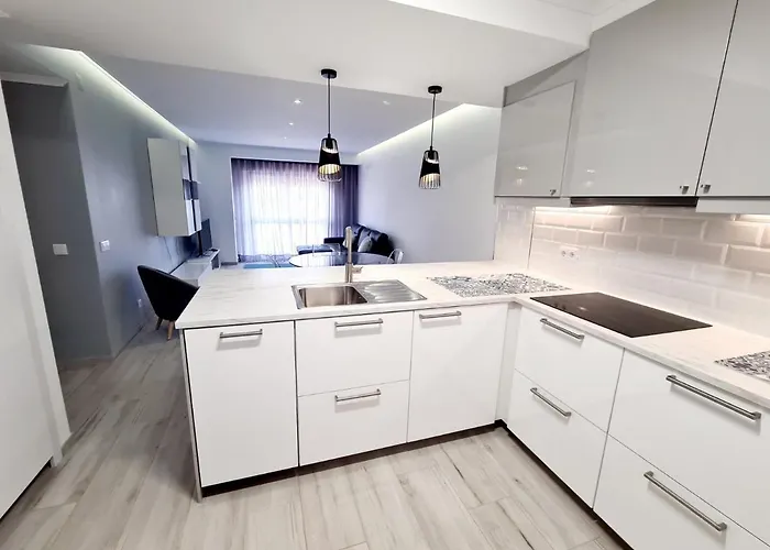 Central And New Fancy 2 Bedroom Apart.W/ 2 Wc